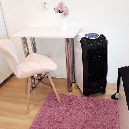 Apartamenty Centrum Panoramiczna Mala Dwojka Swan Labedz Promenada Klimatyzacja Lodowa Kielce Esterno foto